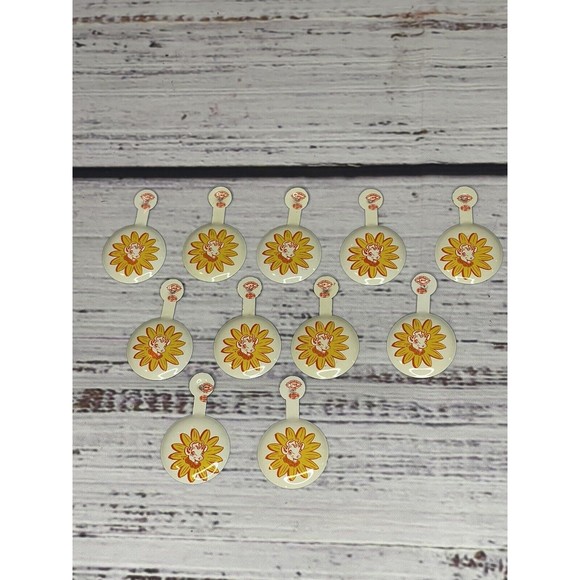 Set Of 11 Vintage 1960’s Fold-Tab Button Borden’s “Elsie the Cow” Yellow Pinback - Picture 1 of 5